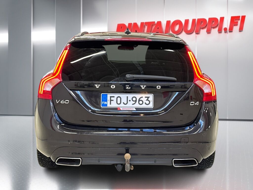 Volvo V60 2015 Musta