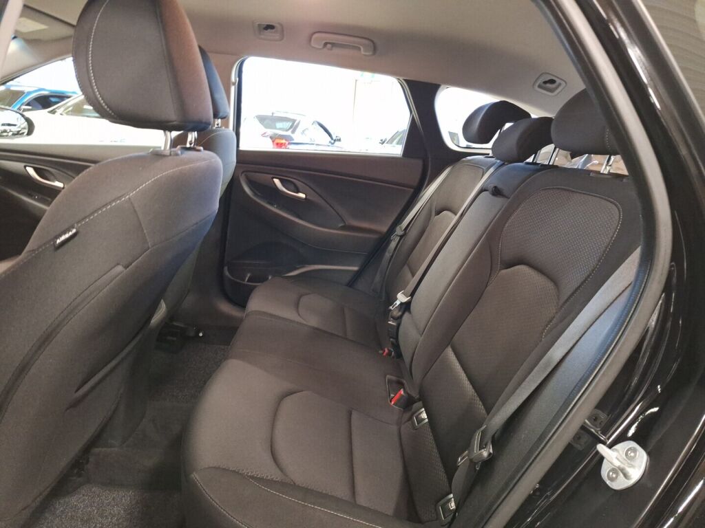 Hyundai i30 Wagon 2020 Musta