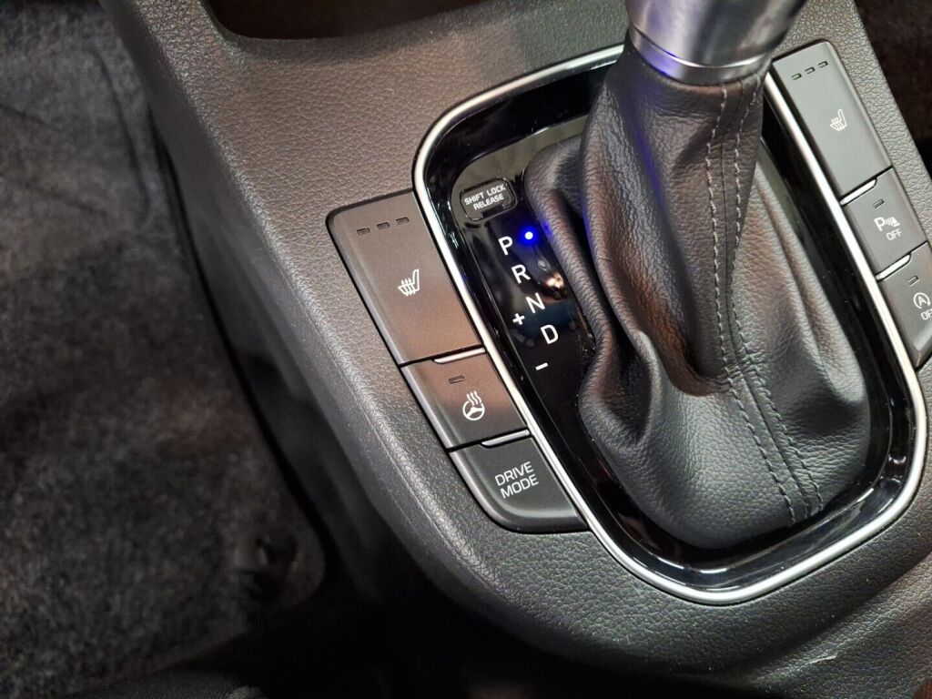 Hyundai i30 Wagon 2020 Musta