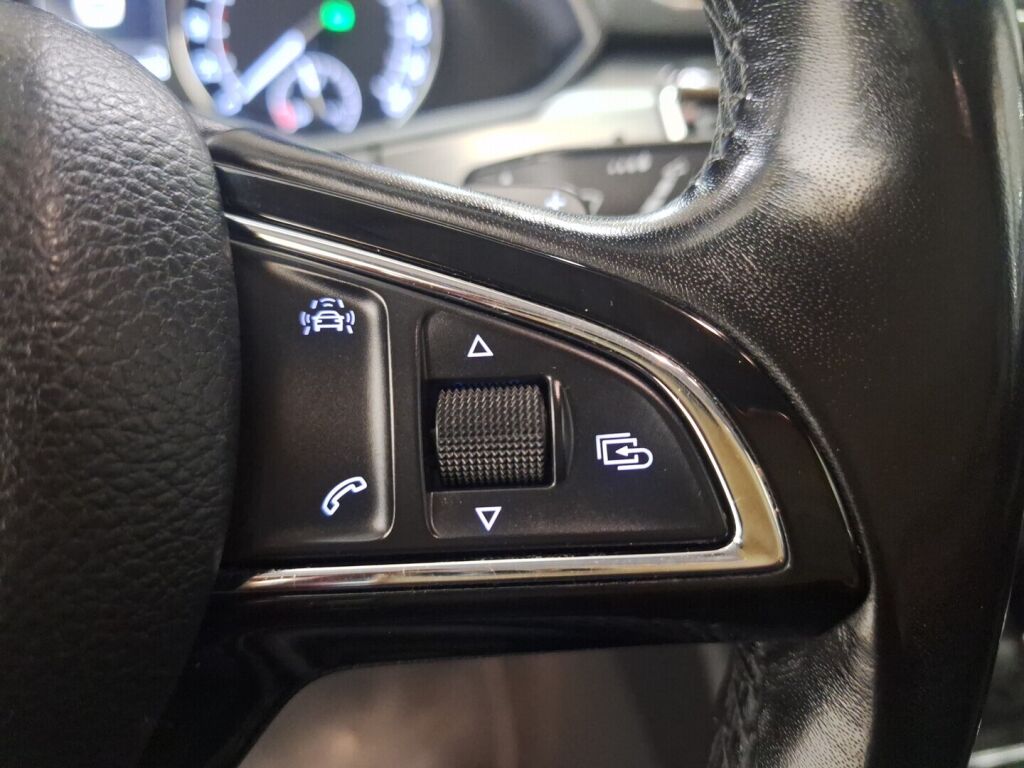 Skoda Superb 2015 Musta