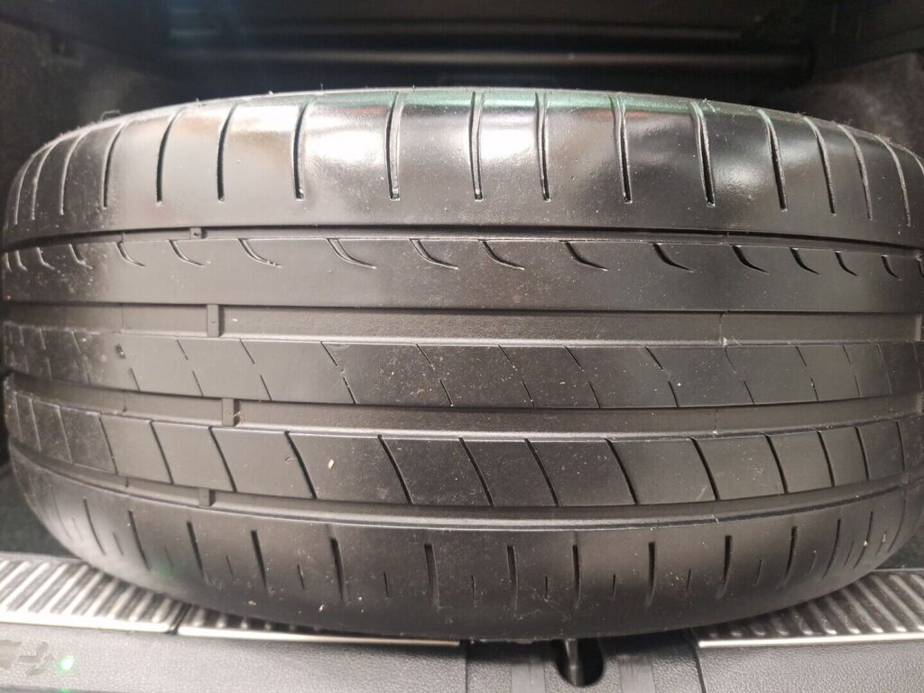 Skoda Superb 2015 Musta