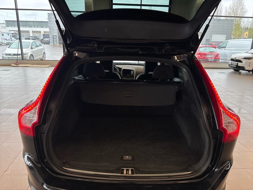 Volvo XC60 2013 Musta