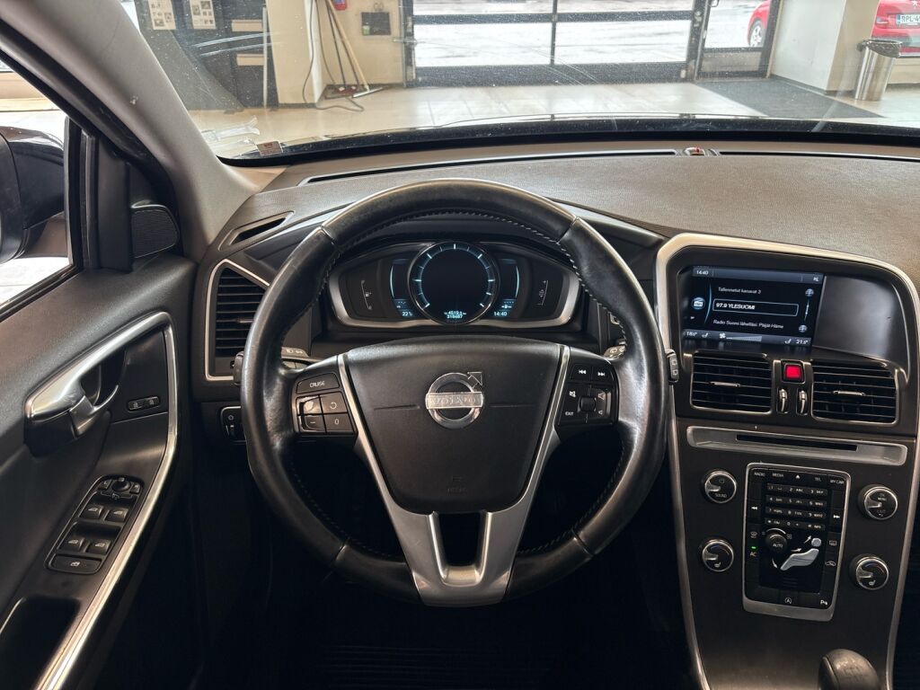 Volvo XC60 2013 Musta