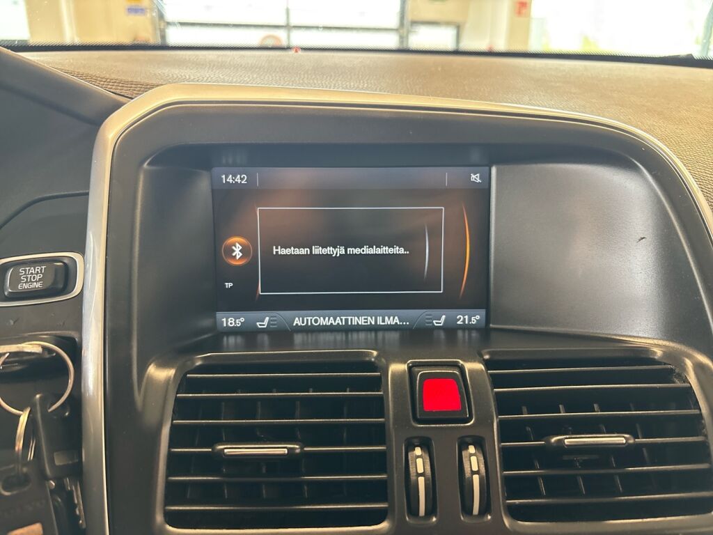 Volvo XC60 2013 Musta