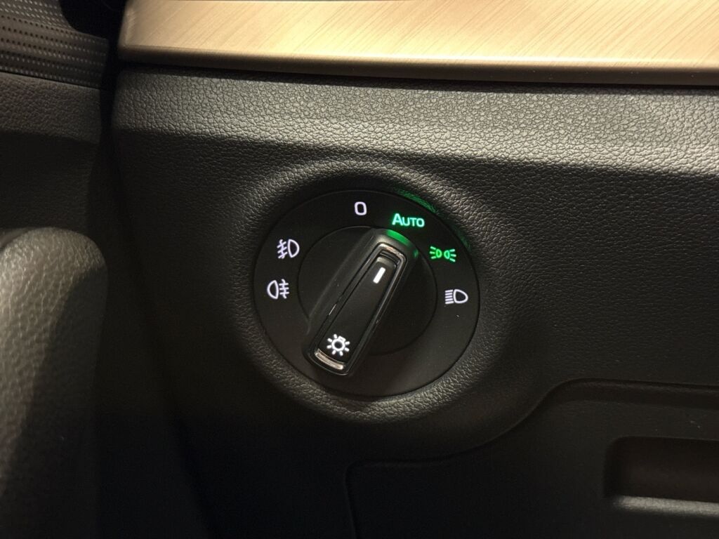 Skoda Scala 2020 Harmaa