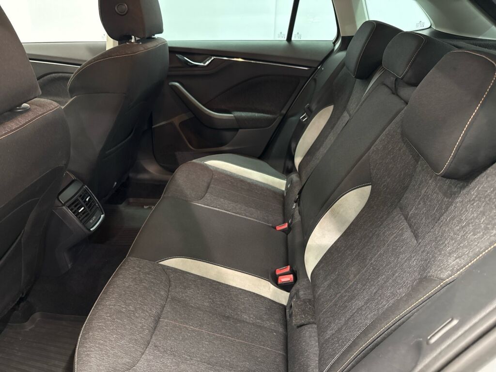 Skoda Scala 2020 Harmaa