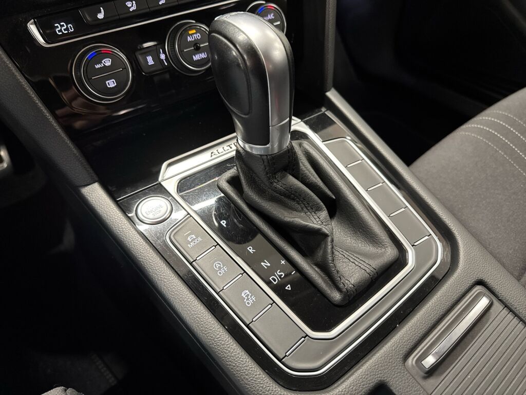 Volkswagen Passat 2017 Valkoinen