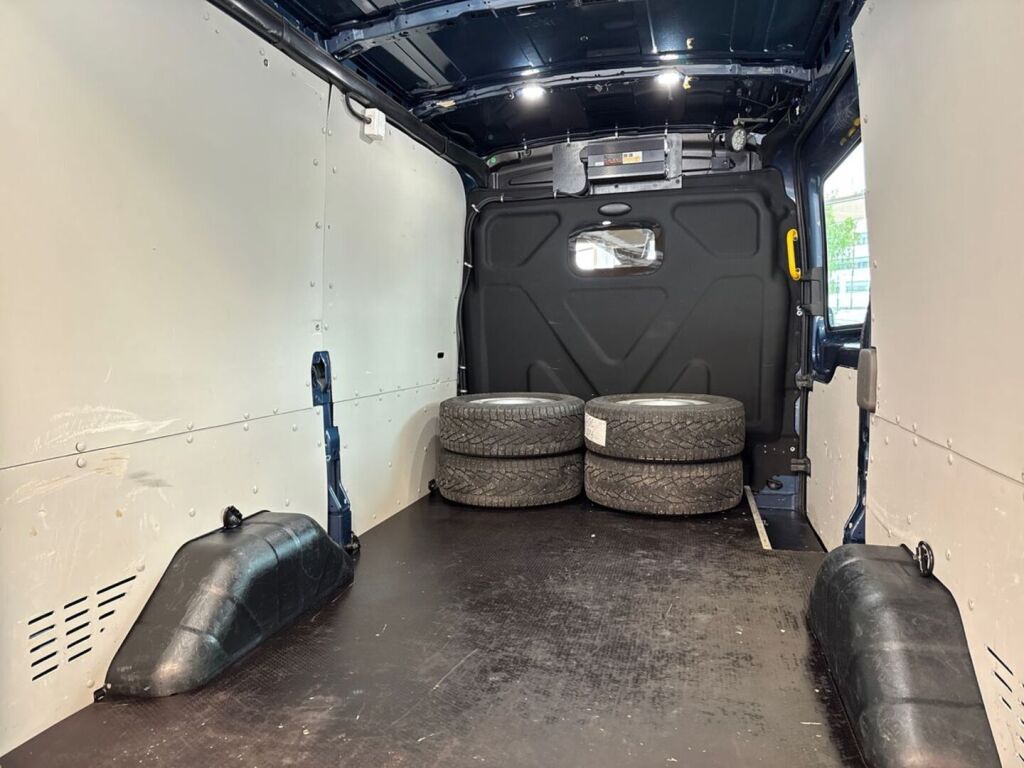Ford Transit 2021 Sininen