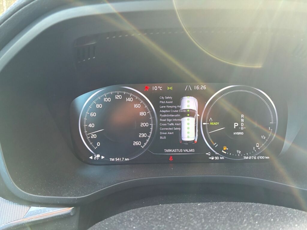 Volvo XC60 2020 Musta