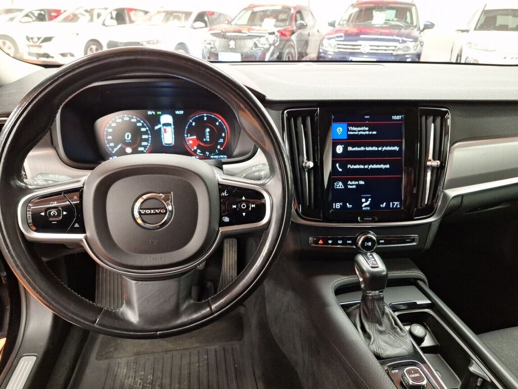 Volvo V90 2016 Musta