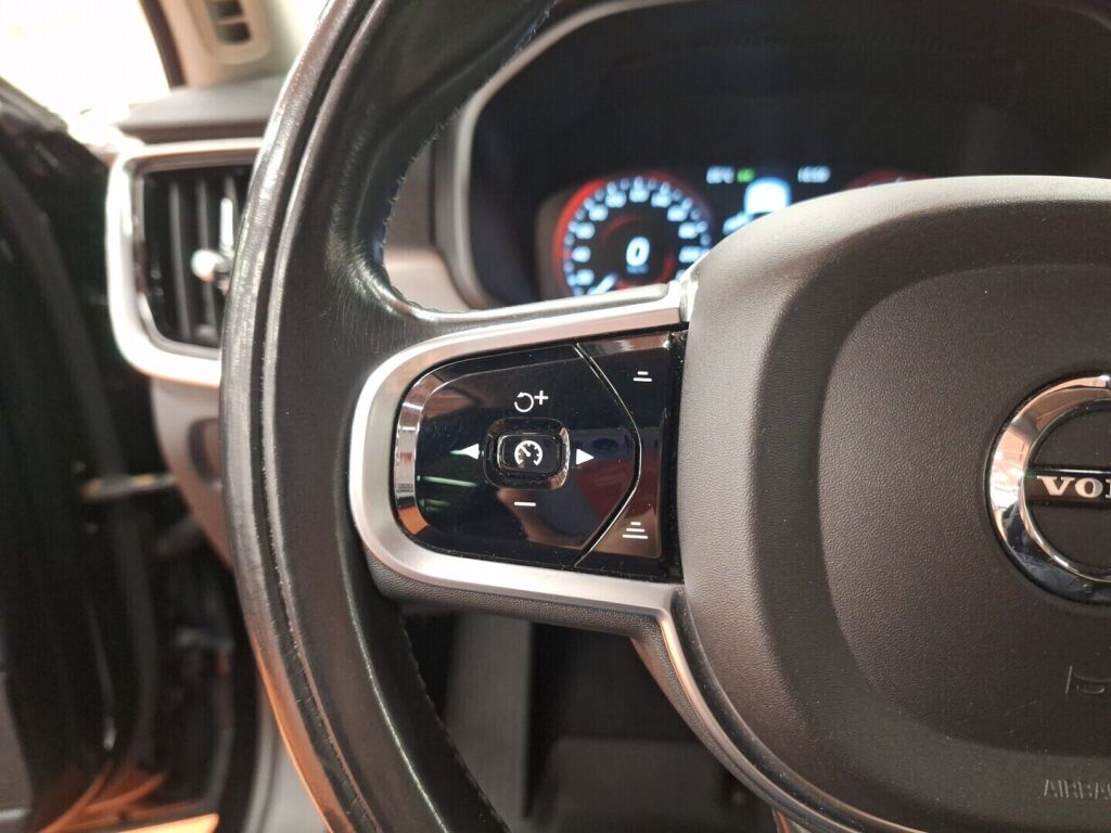 Volvo V90 2016 Musta