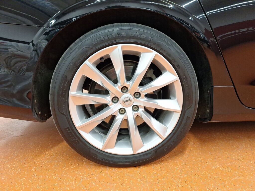 Volvo V90 2016 Musta