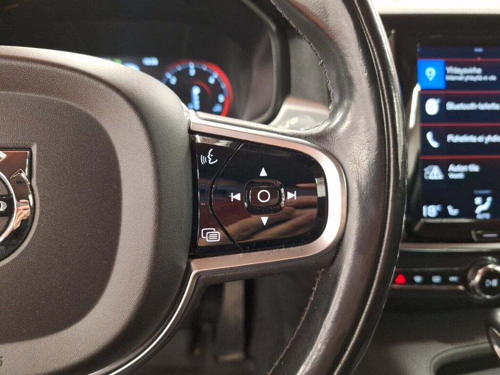 Volvo V90 2016 Musta