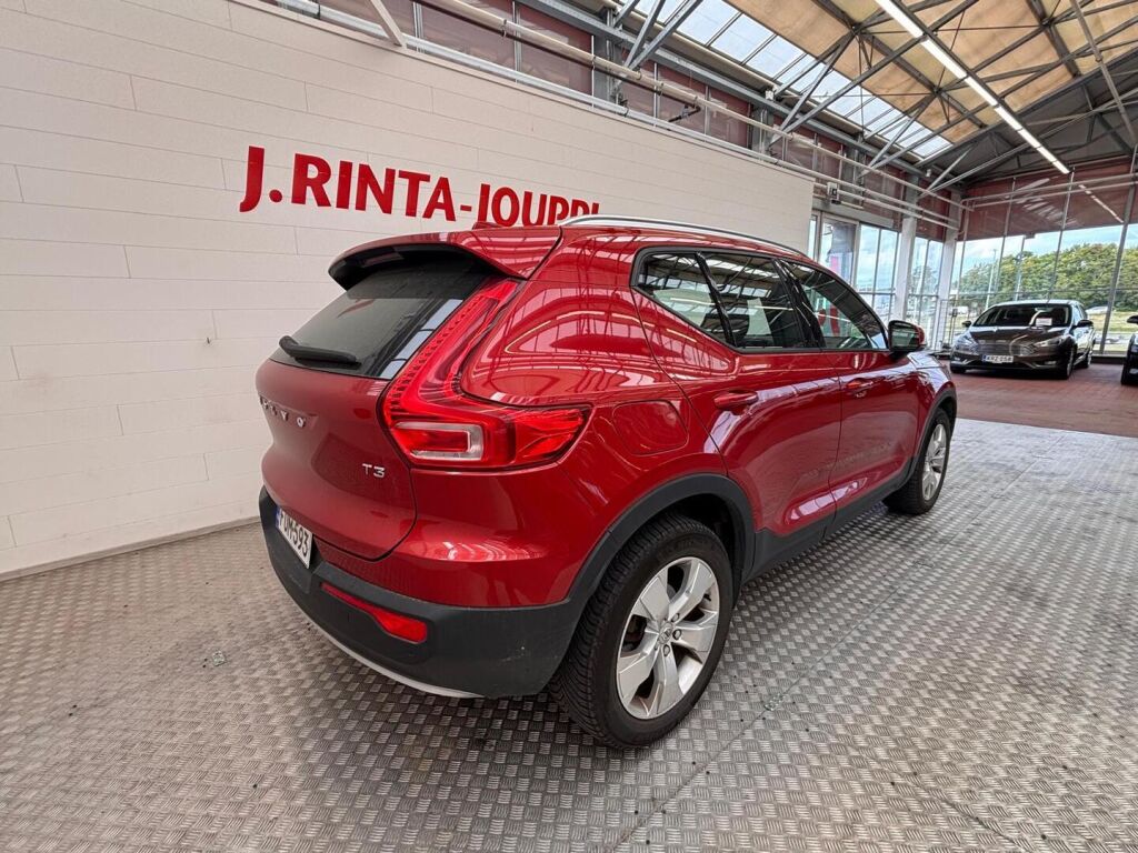 Volvo XC40 2020 Punainen