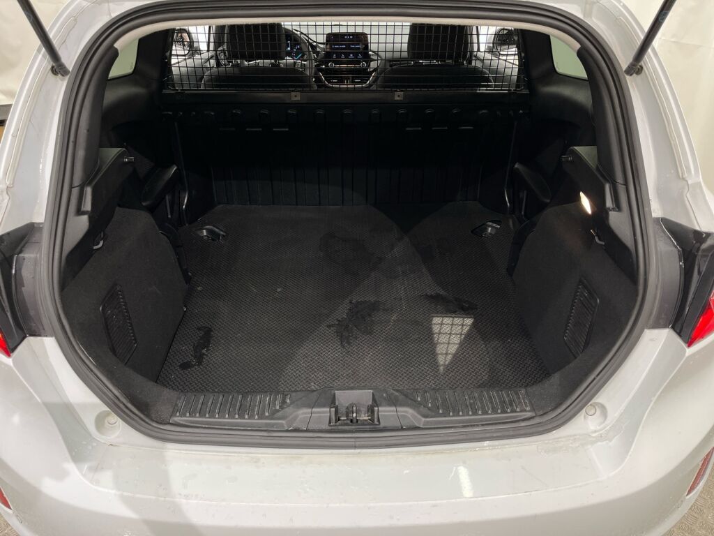 Ford Fiesta Van 2021 Valkoinen