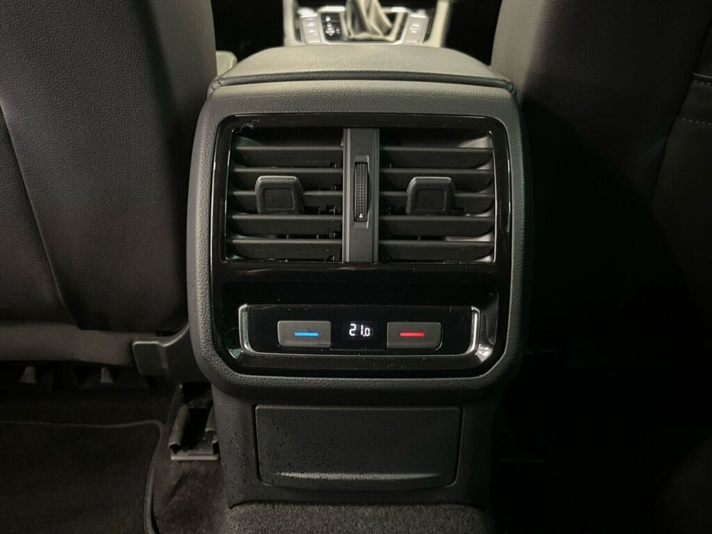 Volkswagen Passat 2021 Hopea