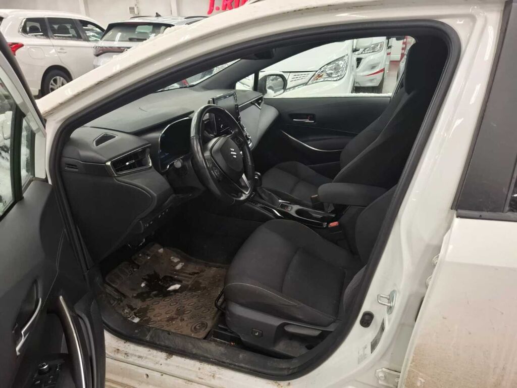 Suzuki Swace 2021 Valkoinen