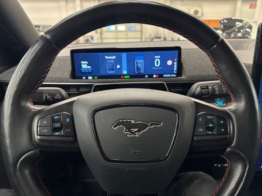Ford Mustang Mach-E 2021 Sininen