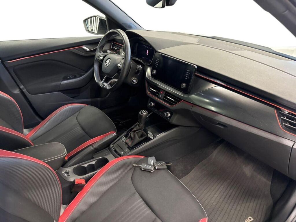 Skoda Kamiq 2021 Valkoinen