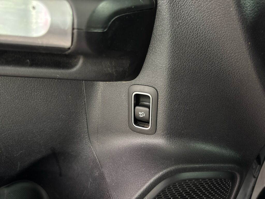 Mercedes-Benz GLB 2021 Musta