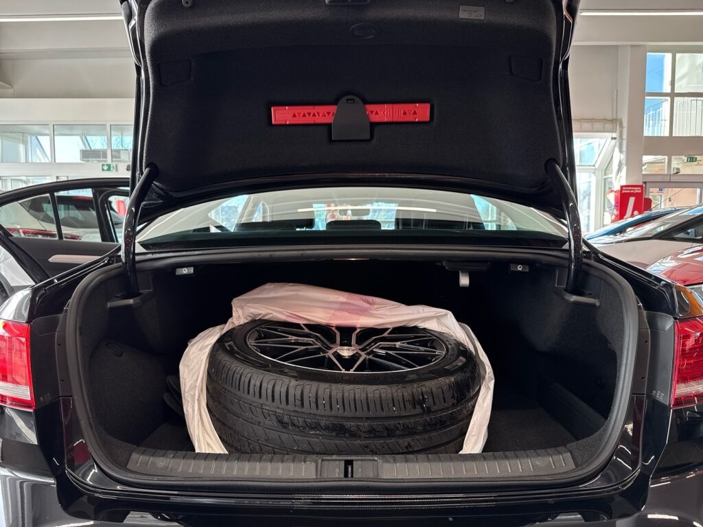 Volkswagen Passat 2017 Musta