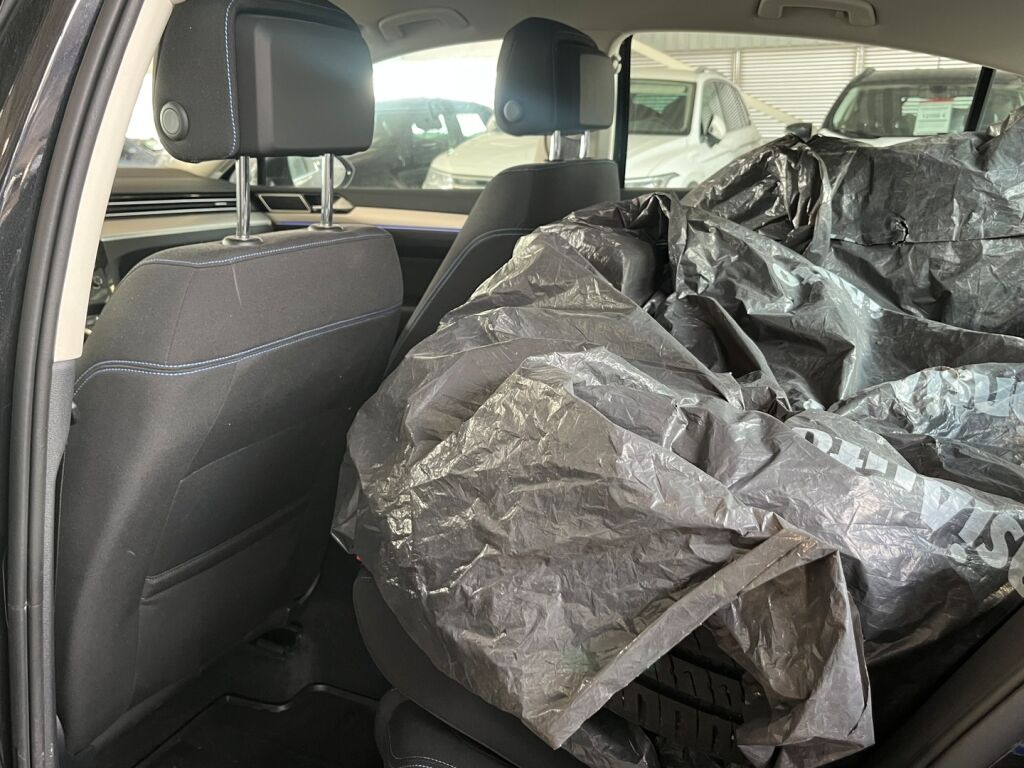 Volkswagen Passat 2017 Musta