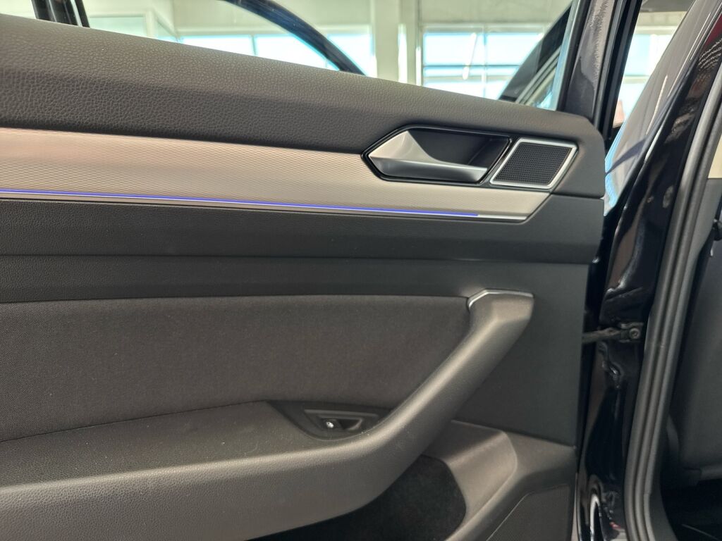 Volkswagen Passat 2017 Musta