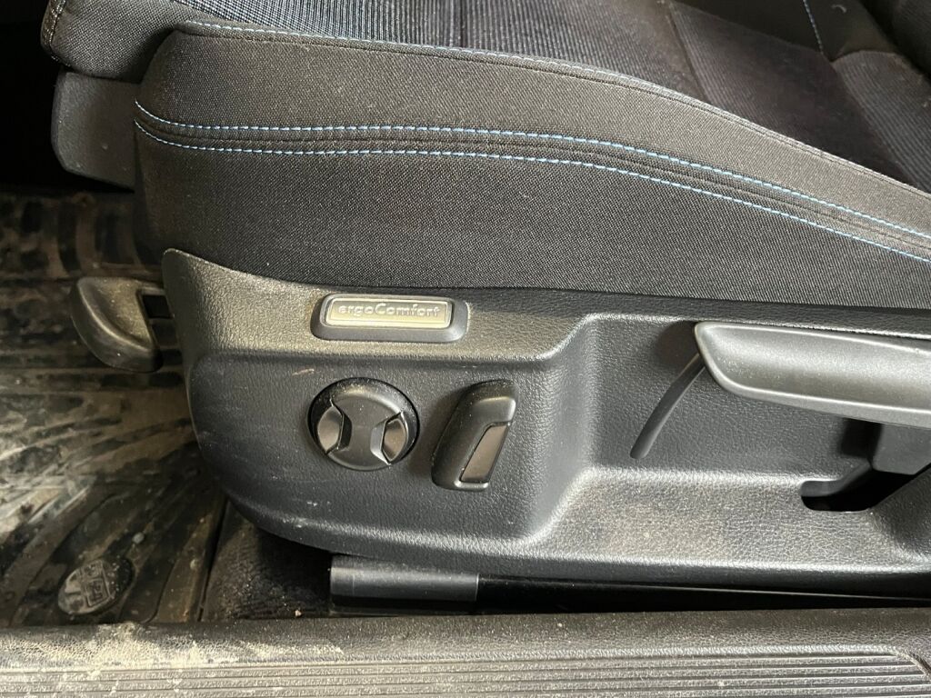 Volkswagen Passat 2017 Musta