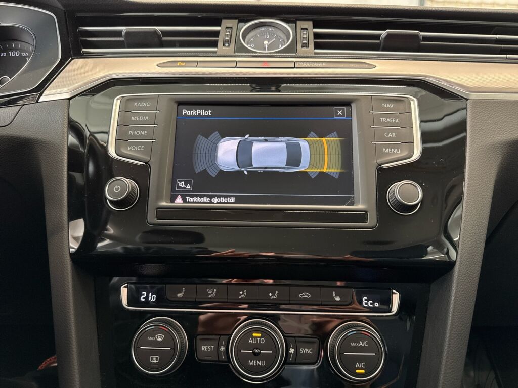 Volkswagen Passat 2017 Musta