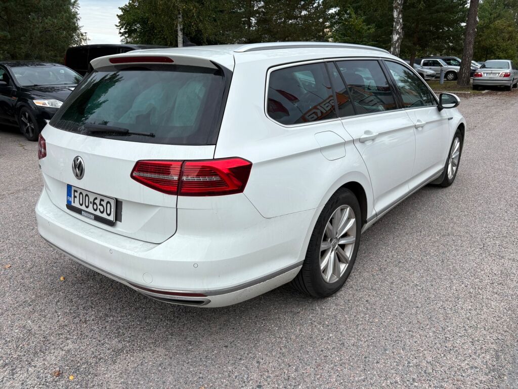 Volkswagen Passat 2018 Valkoinen