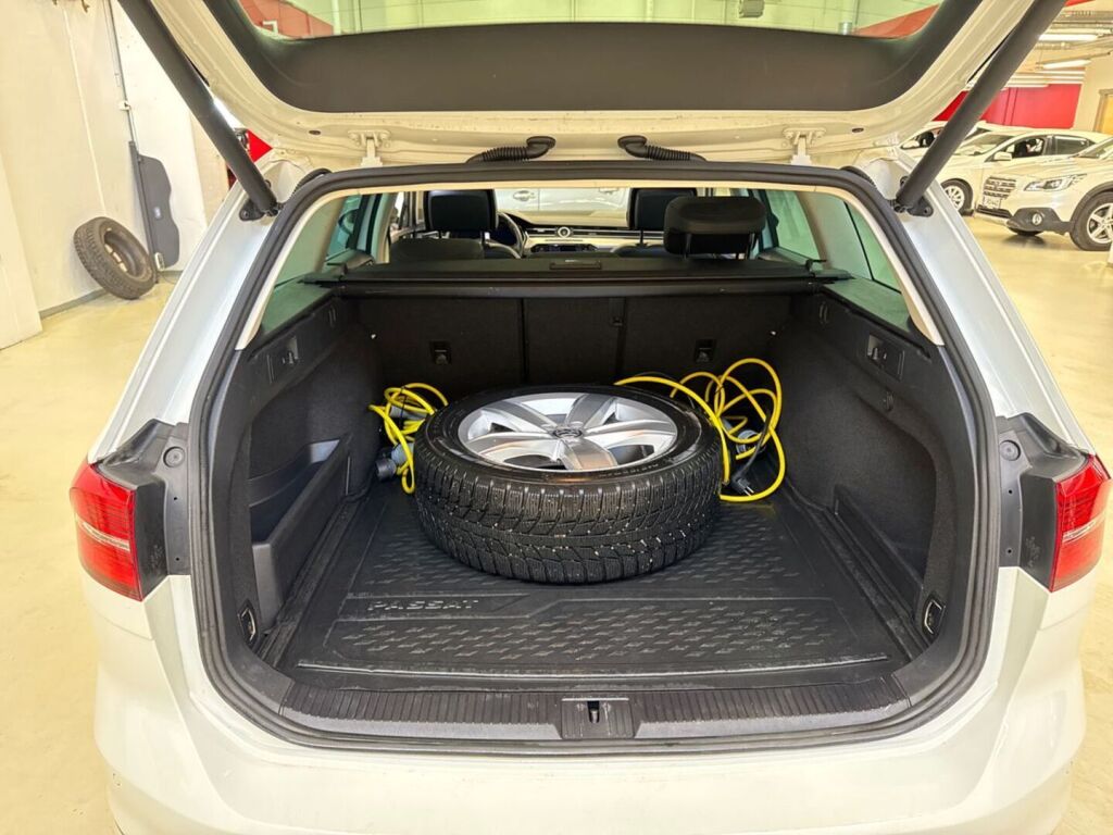 Volkswagen Passat 2018 Valkoinen