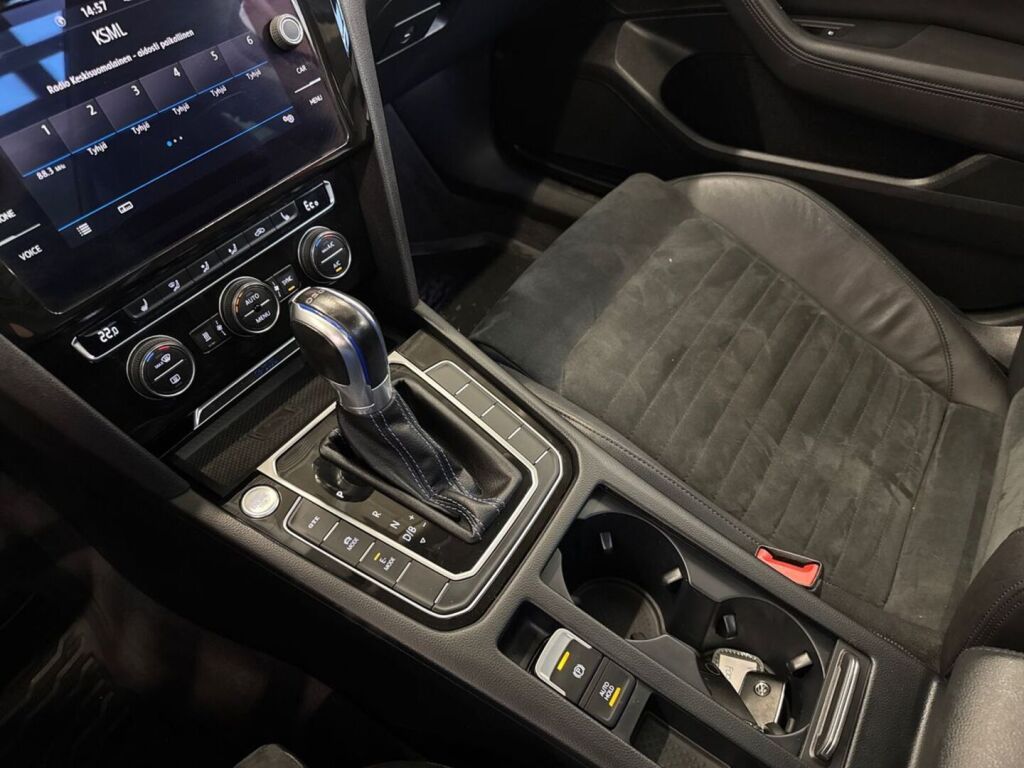 Volkswagen Passat 2018 Valkoinen