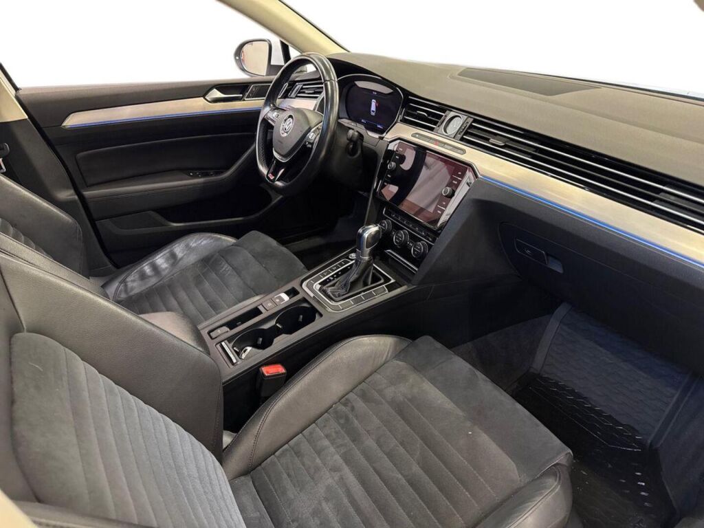 Volkswagen Passat 2018 Valkoinen