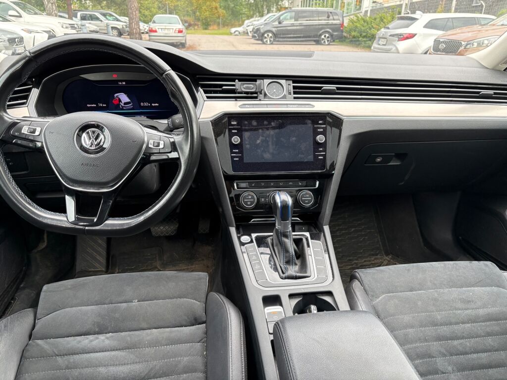 Volkswagen Passat 2018 Valkoinen