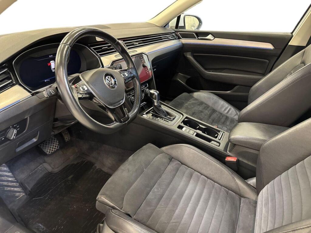 Volkswagen Passat 2018 Valkoinen