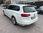 Volkswagen Passat 2018 Valkoinen