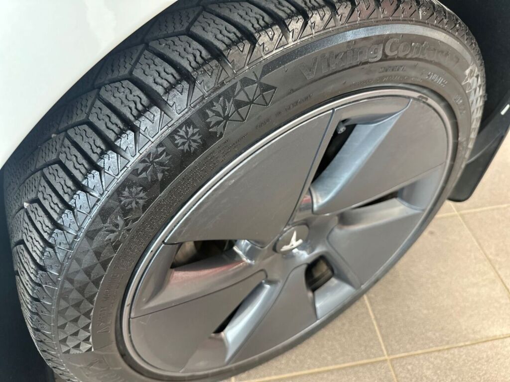 Tesla Model 3 2021 Valkoinen