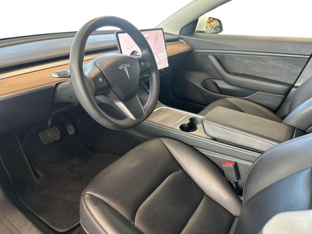 Tesla Model 3 2021 Valkoinen