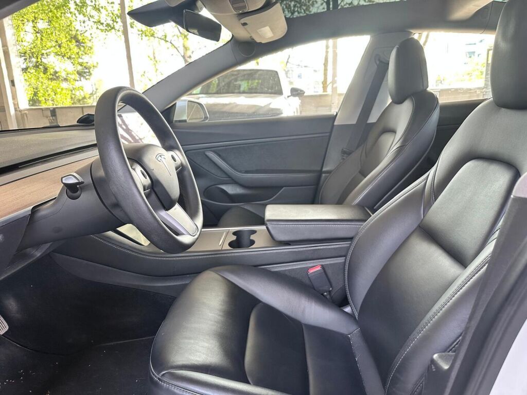 Tesla Model 3 2021 Valkoinen