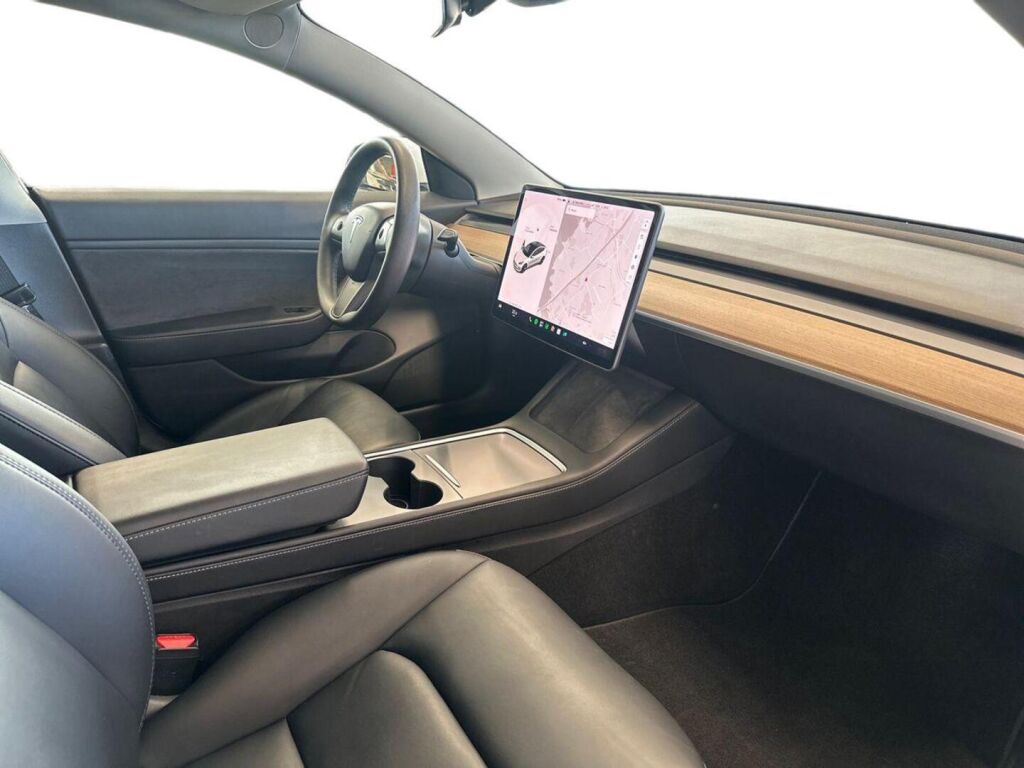 Tesla Model 3 2021 Valkoinen