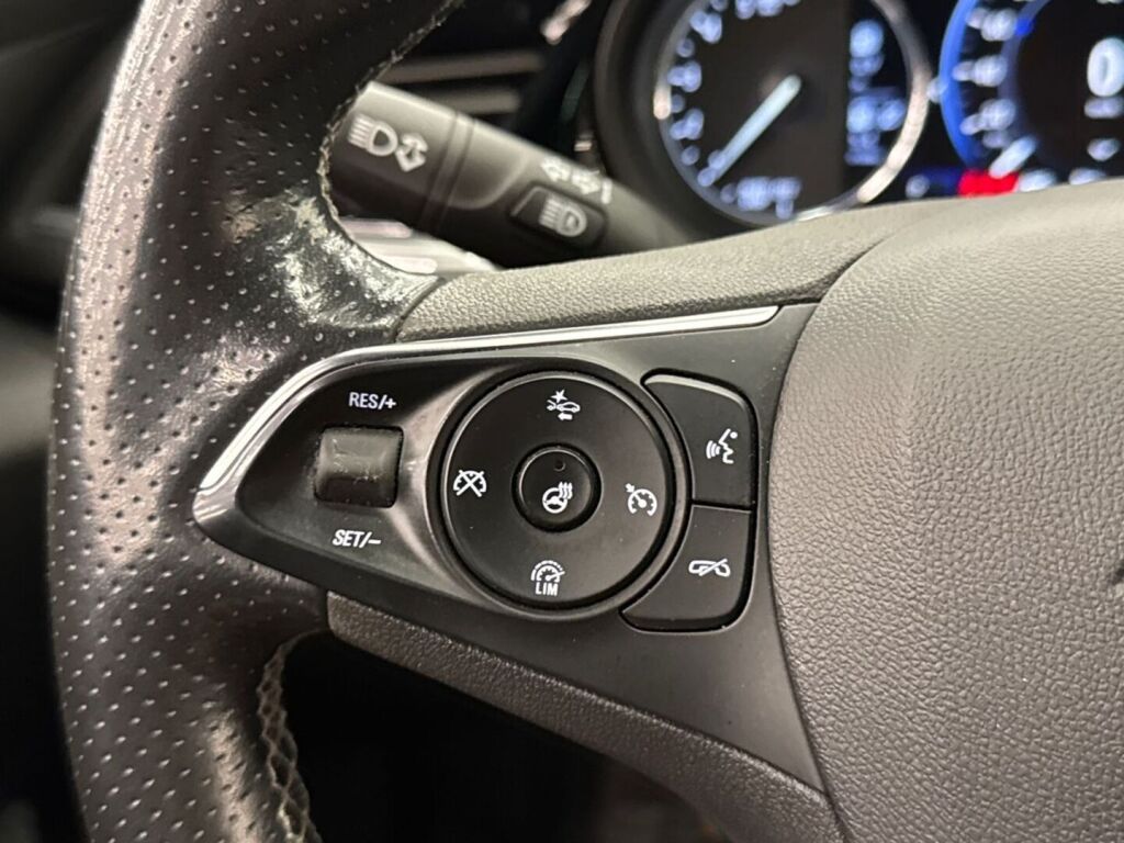 Opel Insignia 2021 Valkoinen