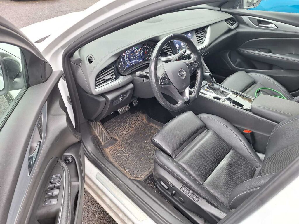 Opel Insignia 2021 Valkoinen