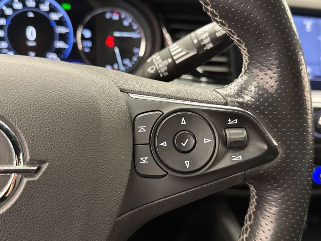 Opel Insignia 2021 Valkoinen