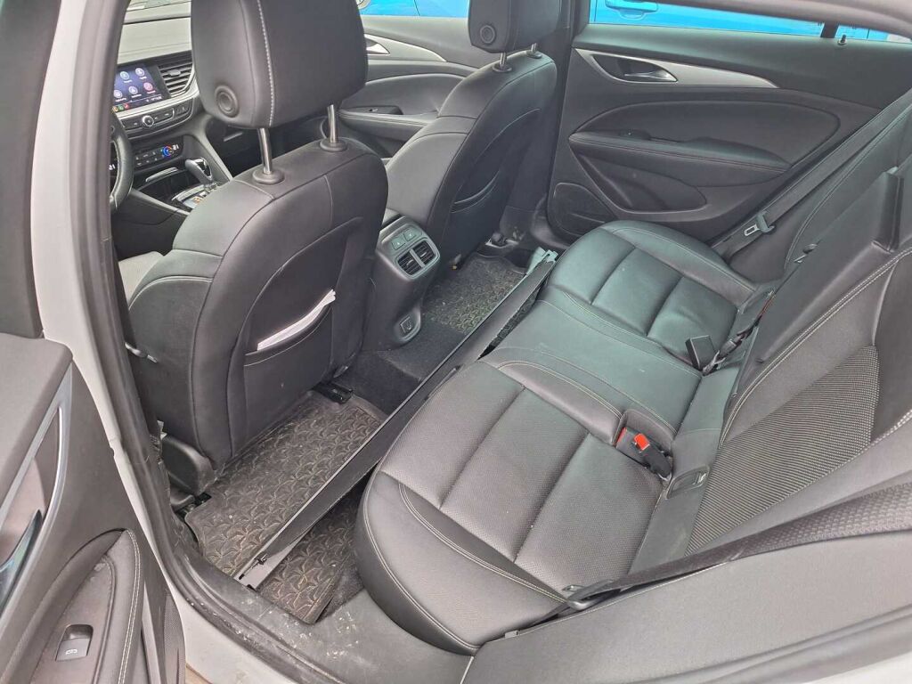 Opel Insignia 2021 Valkoinen