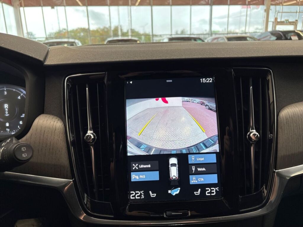 Volvo V90 Cross Country 2021 Musta