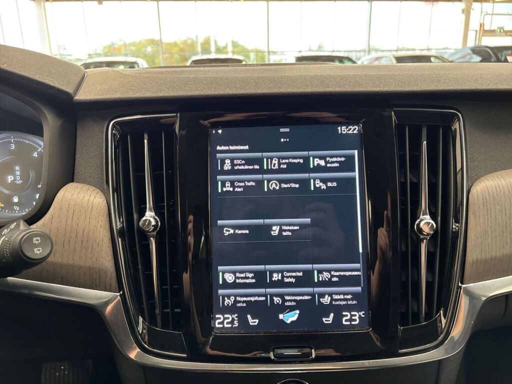 Volvo V90 Cross Country 2021 Musta