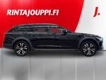 Volvo V90 Cross Country 2021 Musta