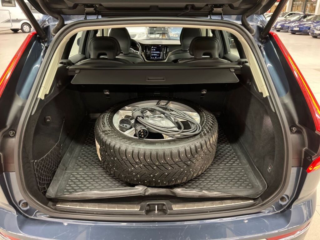 Volvo XC60 2021 Sininen