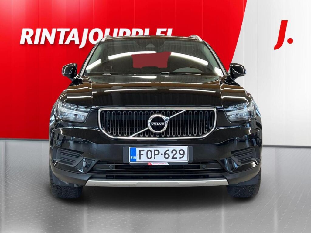 Volvo XC40 2021 Musta