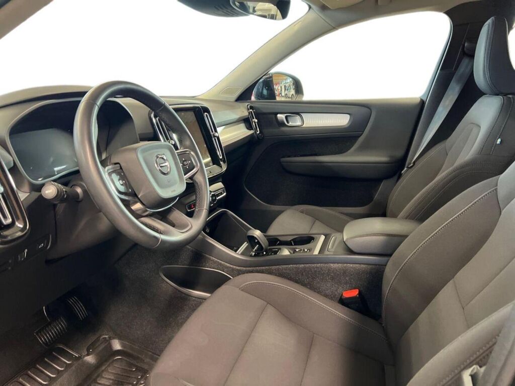 Volvo XC40 2021 Musta